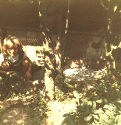 in der rechten Hand halte ich eine meiner ersten Schildkr�ten